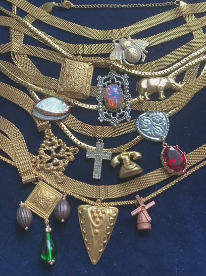 Vintage Filigree Triangle Pendant Gold Mesh Choker Necklace | Old Money Aesthetic