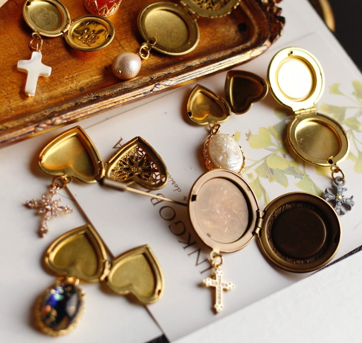 Vintage Eiffel Tower Filigree Brooch | Aurora Crystal Parisian Jewelry - Doraflora