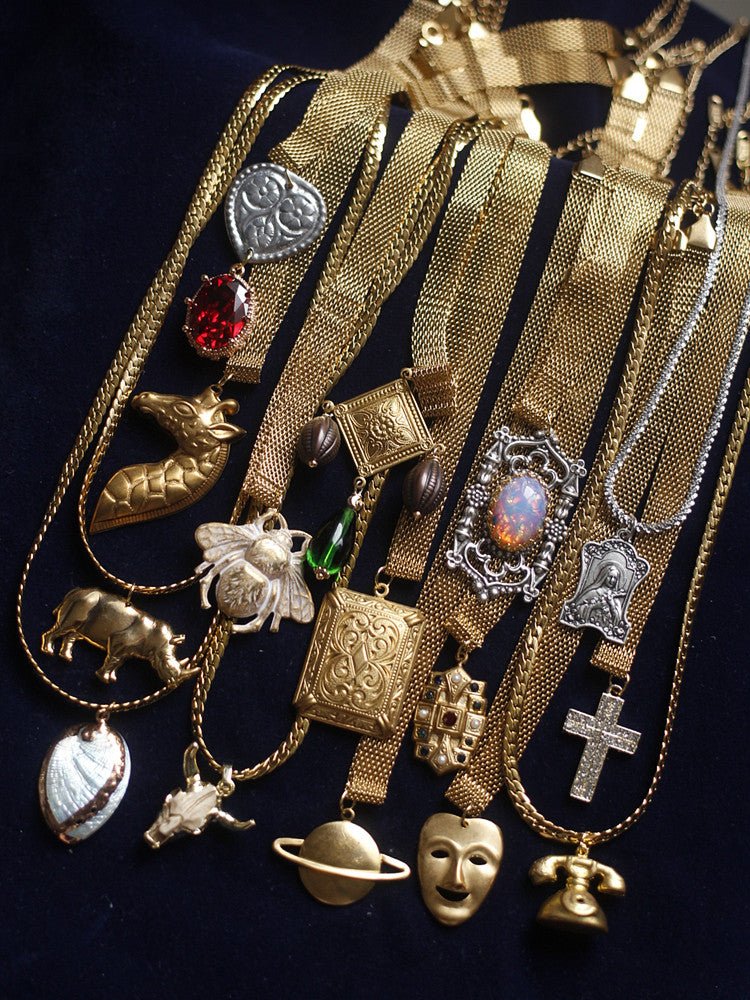 Vintage Filigree Triangle Pendant Gold Mesh Choker Necklace | Old Money Aesthetic - Doraflora