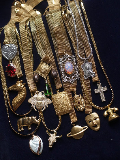 Vintage Filigree Triangle Pendant Gold Mesh Choker Necklace | Old Money Aesthetic - Doraflora