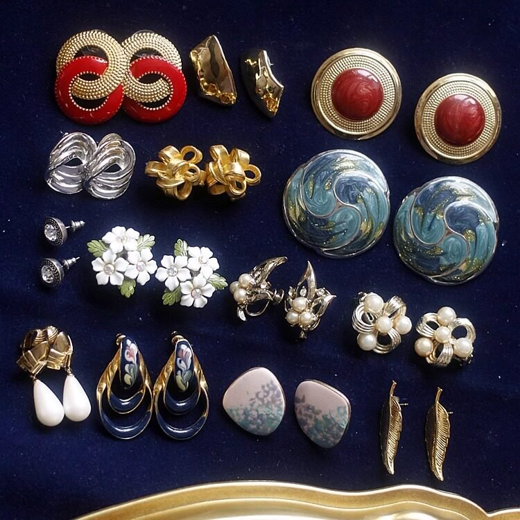 Vintage Red Enamel & Gold Interlocking Stud Earrings | Old Money Aesthetic - Doraflora