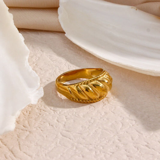 Fashion Dainty Carving Croissant Rings For Women Female Romantic Birthday Gift Stainless Steel Tarnish Free Jewelry